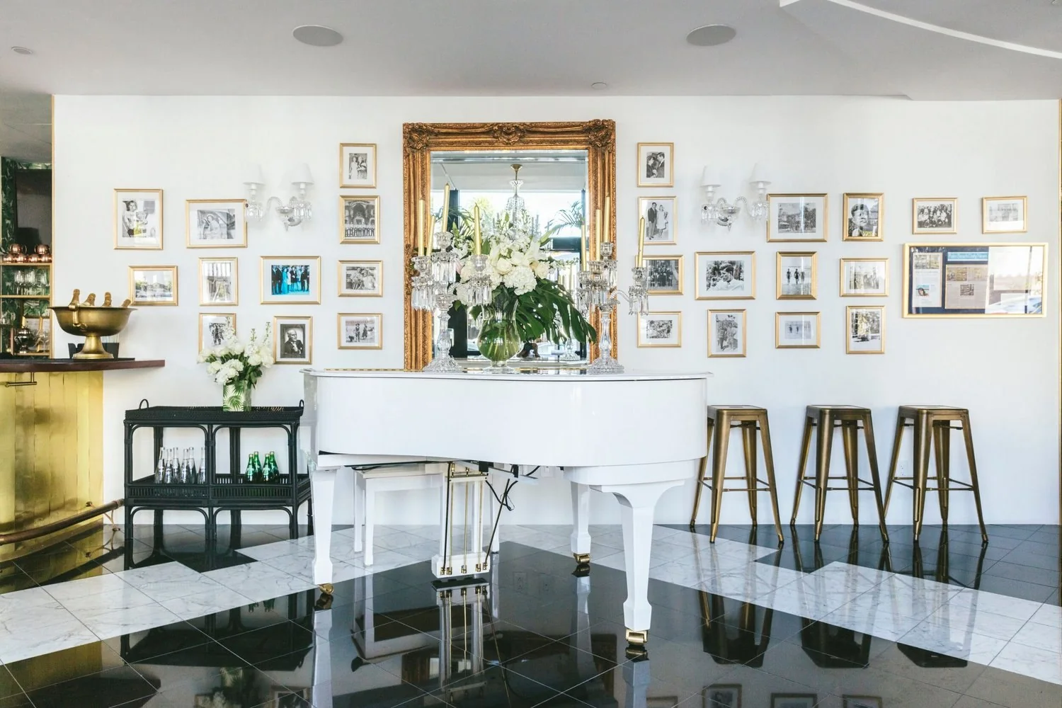 Le Bar — additional venue view 1